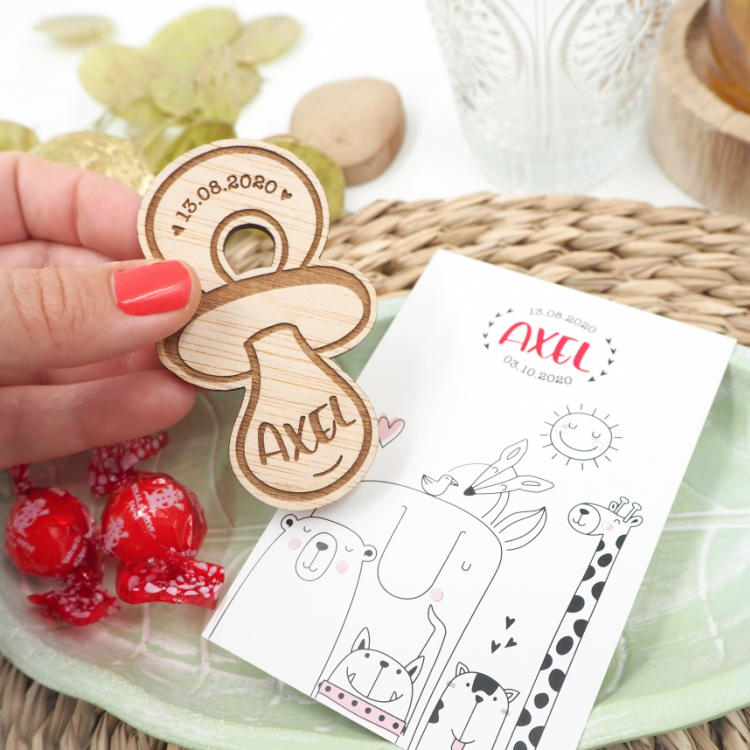 Iman de madera en forma de chupete