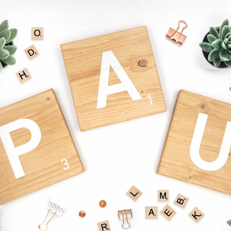Letras scrabble de madera para la pared