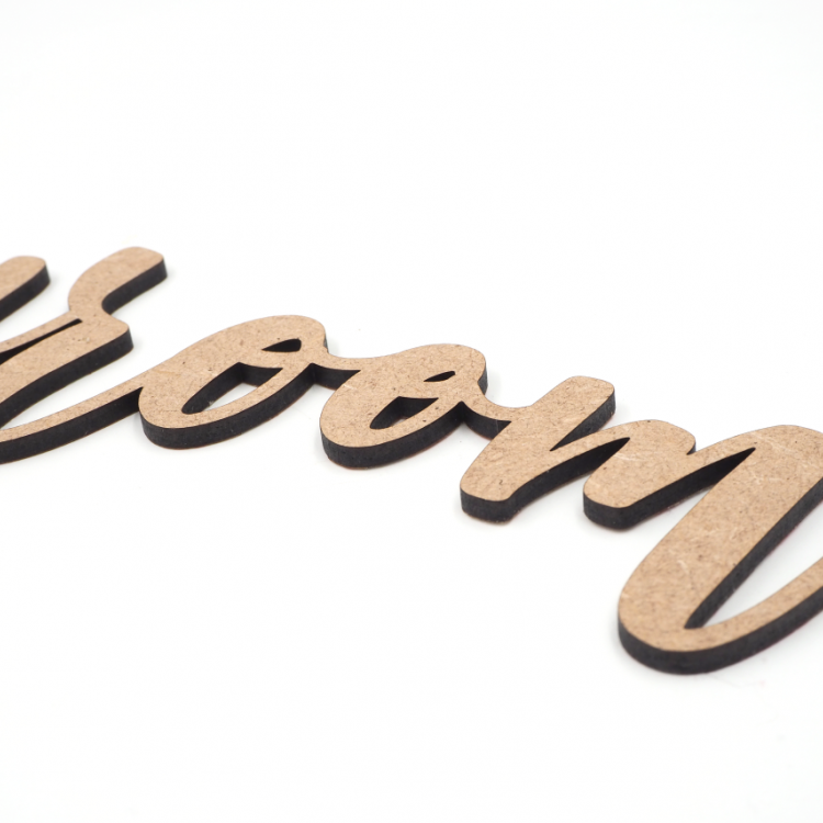 Nombres de madera para colgar en la pared